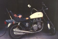 Kawasaki KZ900 needing a paint job