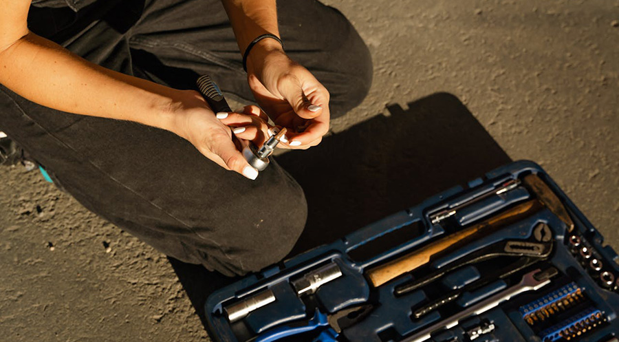 mobile emergency repair kit for roadside breakdowns