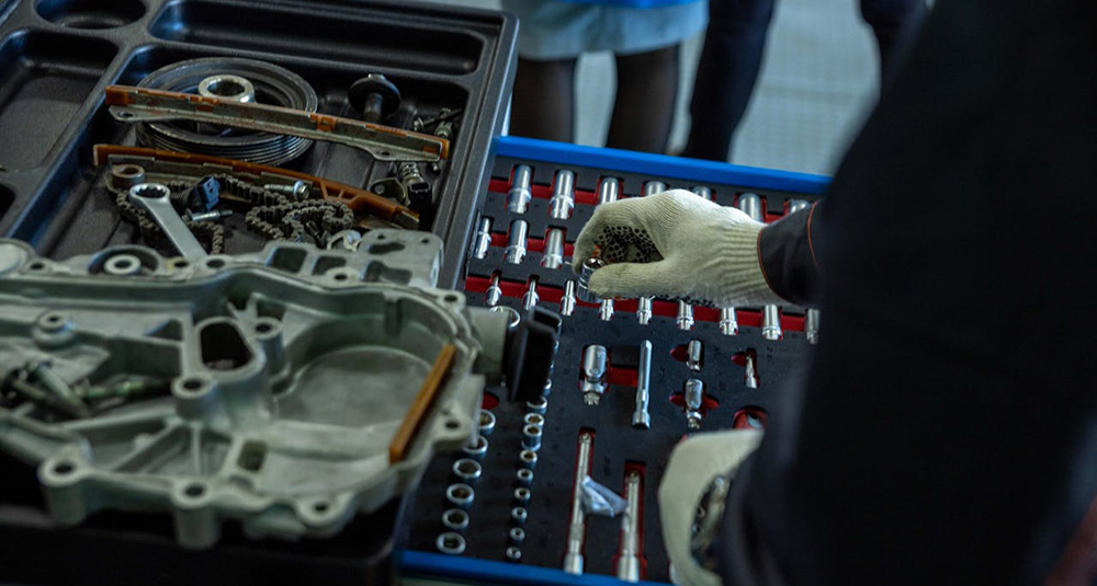 Learn how to properly and Safely transport tools and car parts